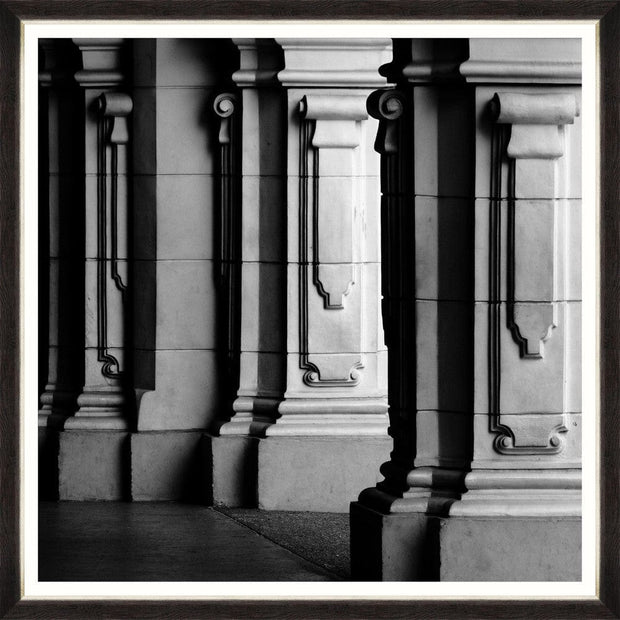 Tablou Framed Art Massive Colonnade I