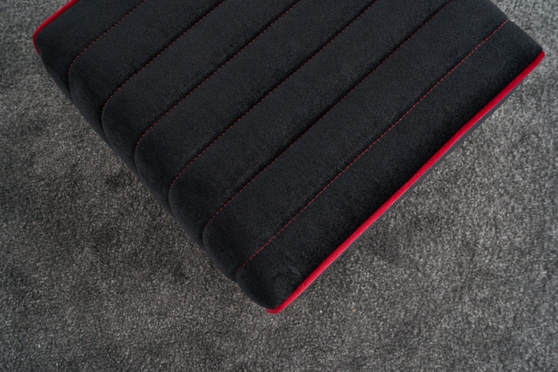 Taburet tapitat cu stofa, Mona Antracit, l40xA40xH40 cm (1)