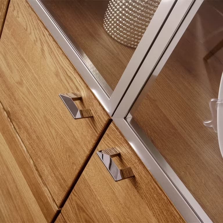 Vitrina din pal, furnir si lemn, cu 2 usi si LED inclus, Latina 12 Big Stejar Honey, l90xA42xH200 cm (3)